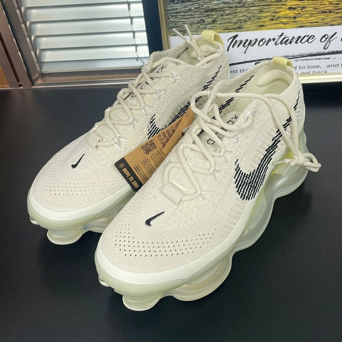 ナイキ ユニセックス イエロー スニーカー - NikeYellow  - nik163x