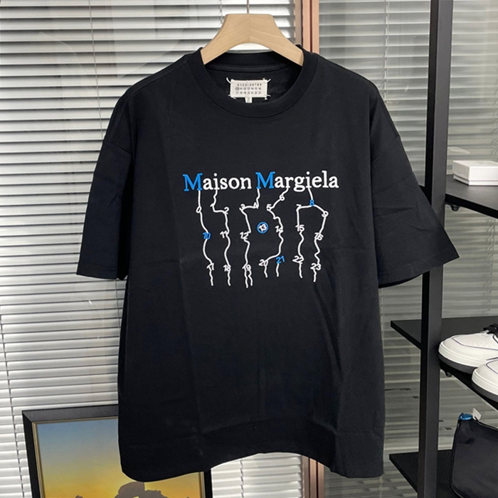 メゾン マルジェラ ユニセックス クルーネック ブラック 半袖Tシャツ -  - mai182x