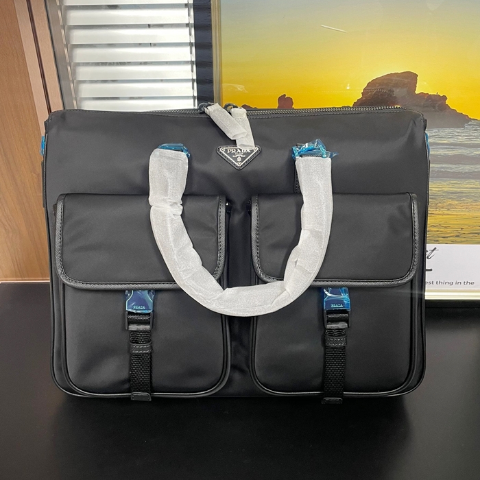 プラダ メンズ ブラック クロスバッグ -- pr443x