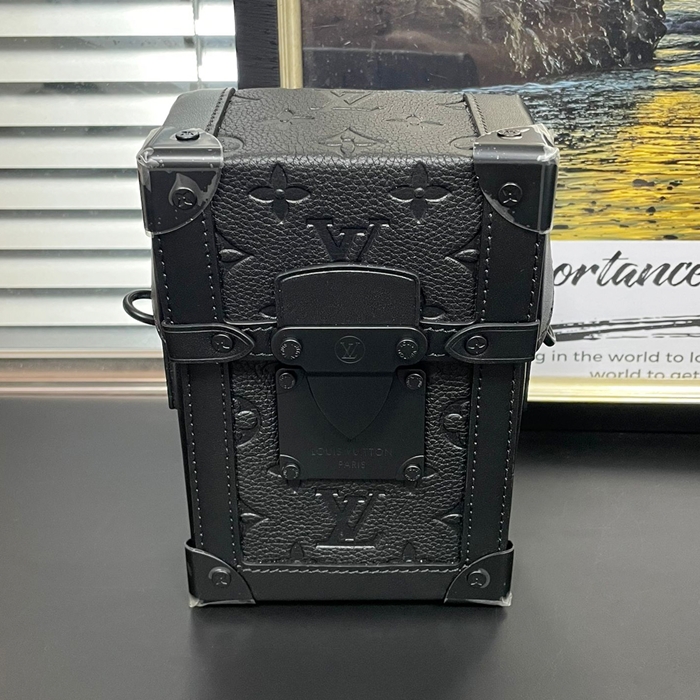 ルイヴィトン メンズ バーティカル トランク アウターウェアラブル ウォレット  -  - lv1892x