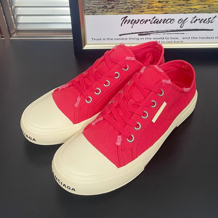 バレンシアガ ユニセックス PARIS レッド ロー タップ スニーカー  - Red  - ba719x