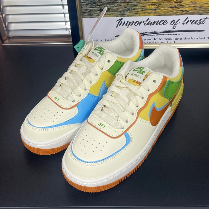 ナイキ x Air Jordan ユニセックスイエロー スニーカー - NikeYellow  - NIKS0321