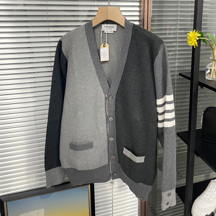 トムブラウン メンズ Vネック グレー カーディガン - Gray  - thom0659x