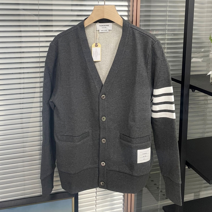 トムブラウン メンズ Vネック ダークグレー カーディガン - Gray  - thom0620x