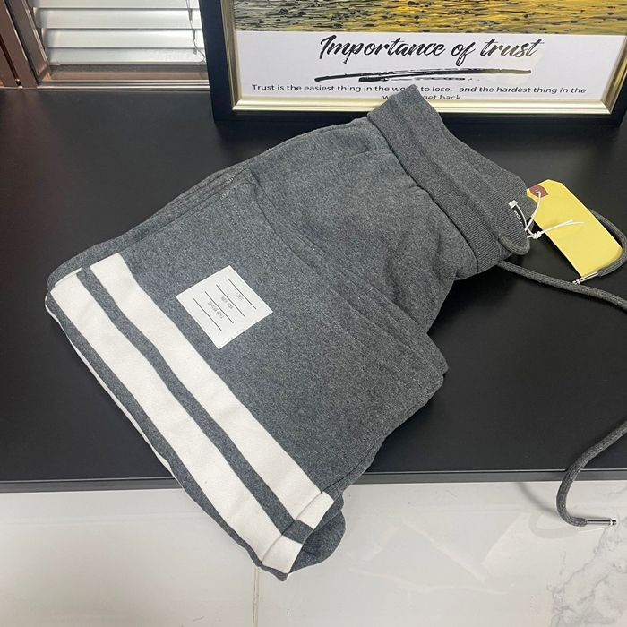 トムブラウン メンズ チャコール ハーフパンツ - Charcoal Half-pants - thc57x