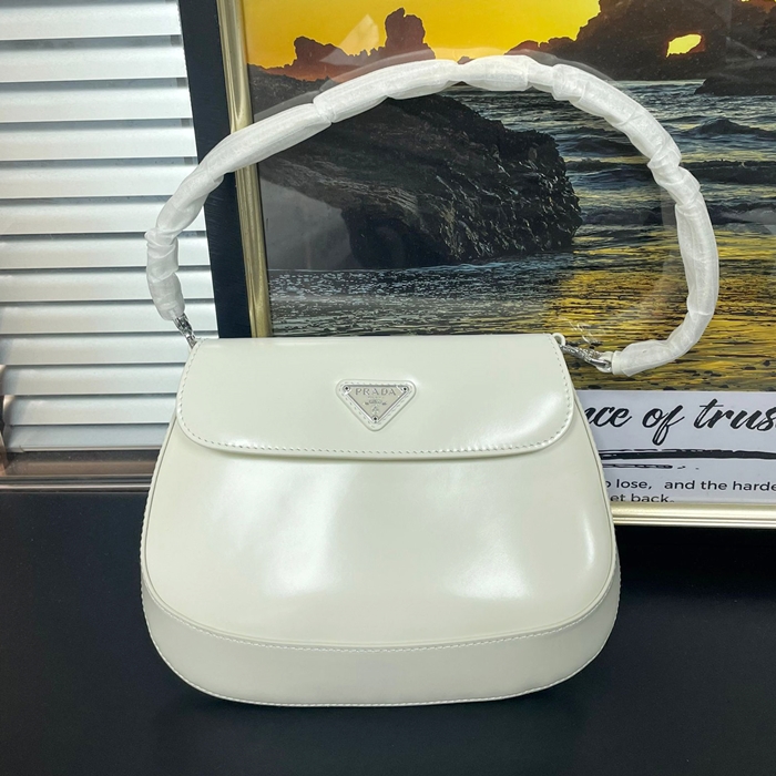 プラダ レディース ホワイト ショルダーバッグ -  White - pr199x