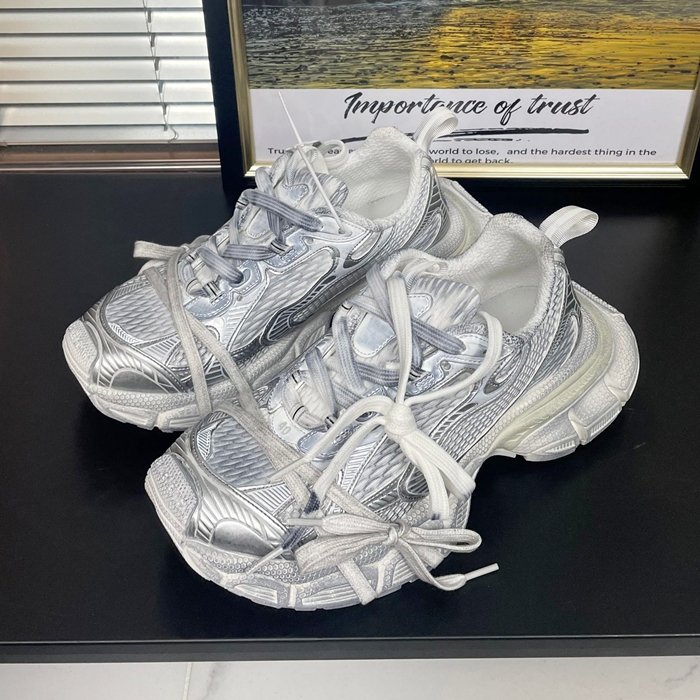 バレンシアガ ユニセックス 3XL ホワイト スニーカー  - White  - ba658x