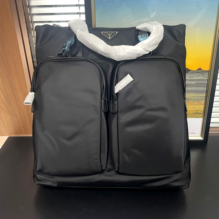 プラダ メンズ ブラック バックパック -  - pr444x
