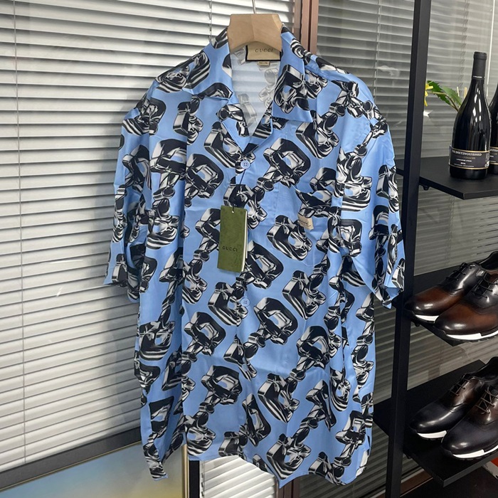 グッチ メンズ ブルー 半袖 シャツ - Shirts - guc313x