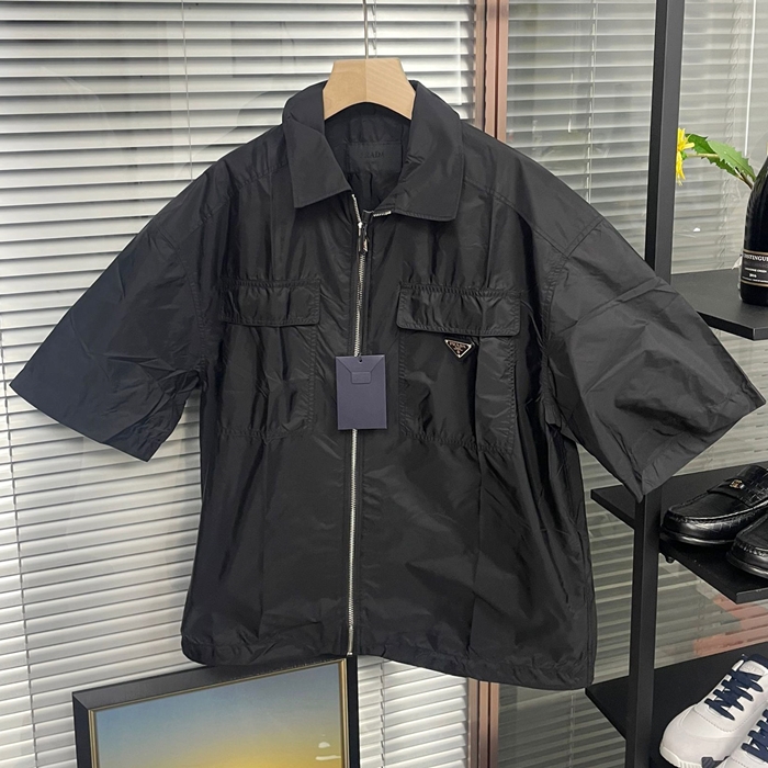 プラダ メンズ ブラック 半袖 シャツ - Shirts - prc394X