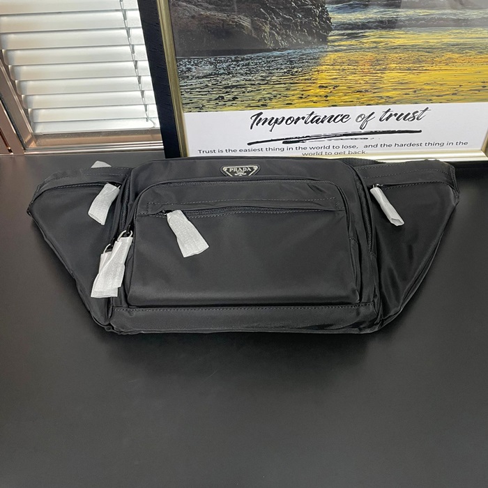 2019 Nylon プラダメンズ ナイロン ウエストバッグ ,2VL003,26cm,ブラック