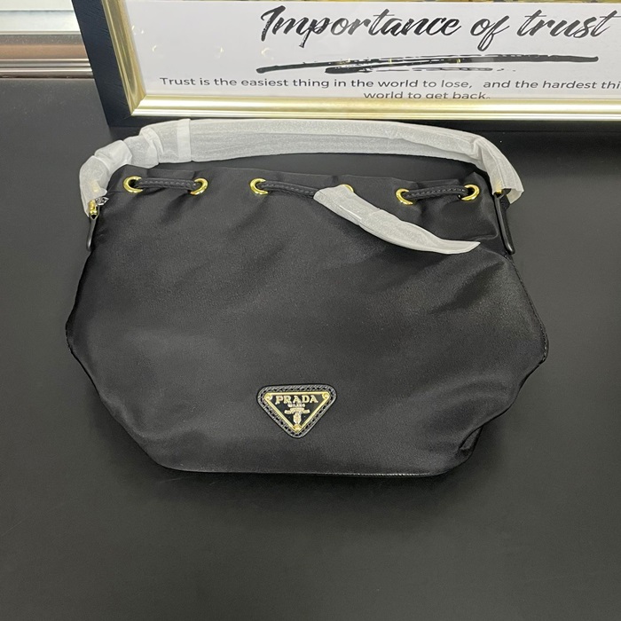 プラダ レディース ブラック リエディション1978 バケットバッグ -  - prb1529x