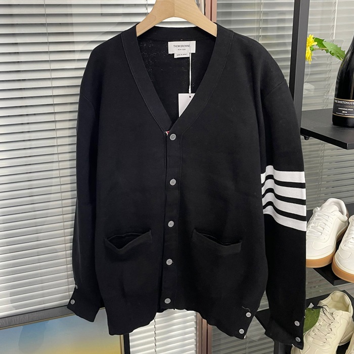トムブラウン メンズ Vネック ブラック カーディガン -  - thom0610x
