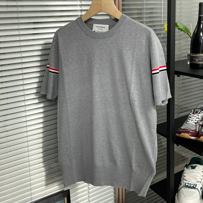 トムブラウン メンズ グレー クルーネック 半袖Tシャツ - Gray  - thom01574x