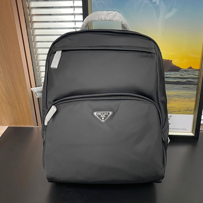 プラダ メンズ リナイロン サフィアーノ バックパック  -  - pr749x