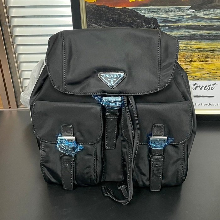 プラダ ユニセックス ブラック バックパック - Uniesx  - pr99x