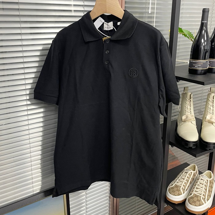 バーバリー メンズ ブラック クルーネック 半袖Tシャツ - Short bu190x