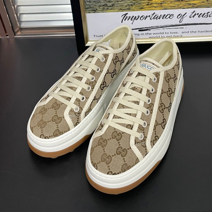 グッチ ユニセックス ベージュ スニーカー - - gus37x