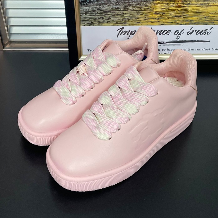 バーバリー ユニセックス ピンク スニーカー - BurberryPink  - bus644x