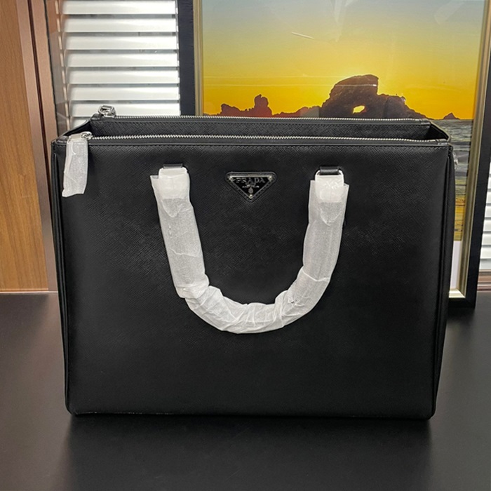 プラダ メンズ ブラック ブリーフケース - - pr149x