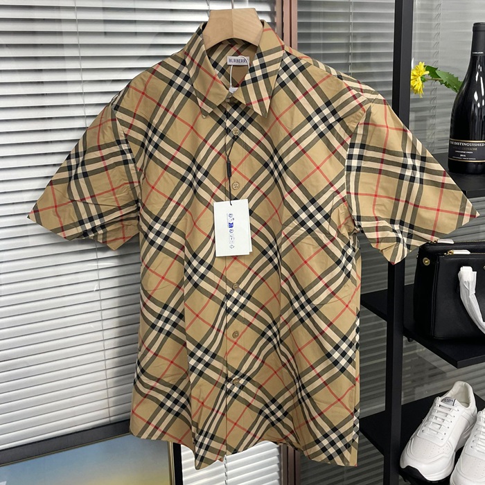 バーバリー メンズ ベージュ 半袖Tシャツ -  - buc337x