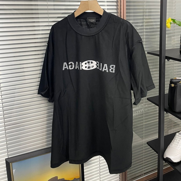 バレンシアガ メンズ ブラック 半袖Tシャツ -   - cec867x