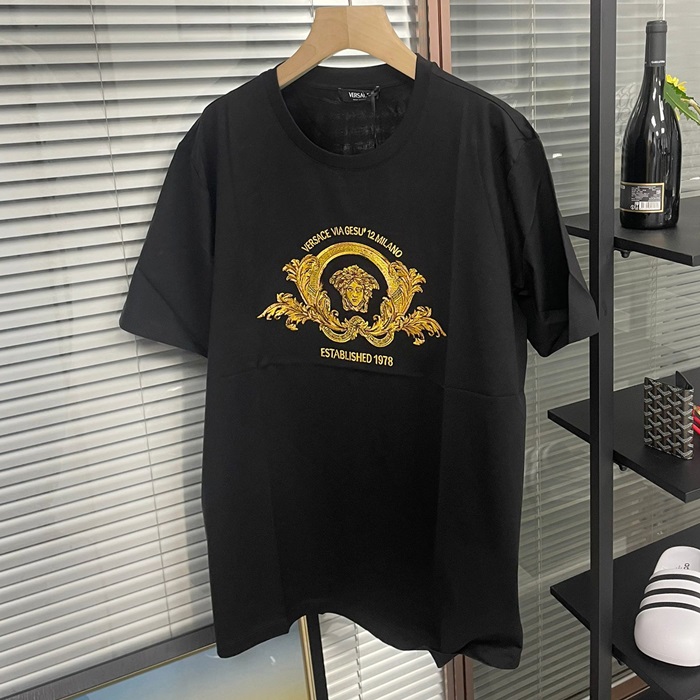 ヴェルサーチ メンズ ブラック 半袖Tシャツ -   - vec1315x