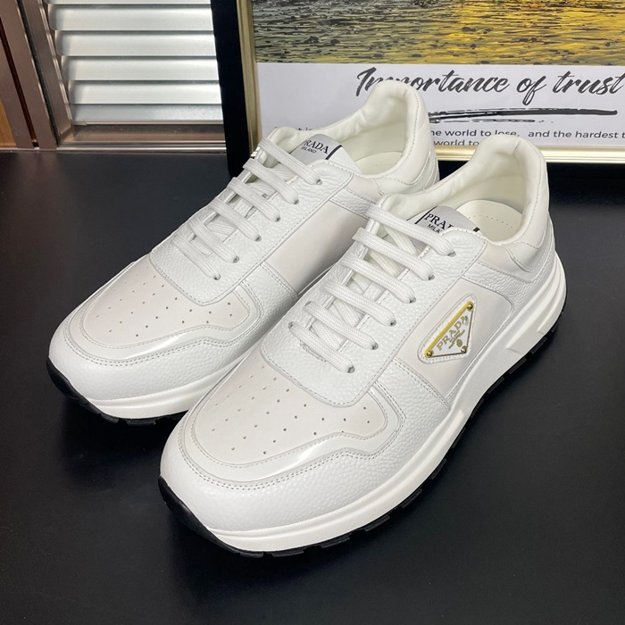 プラダ メンズ ホワイト スニーカー - White  - prs893x