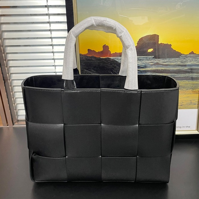 ボッテガヴェネタ メンズ ブラック アルコ トートバッグ - Arco - bv228x