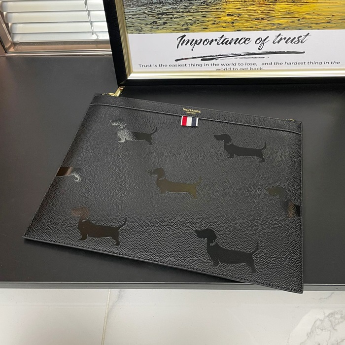 ,30/33cm - トムブラウン 2020レザーユニセックス クラッチバッグ THOB0087,30/33cm,ブラック