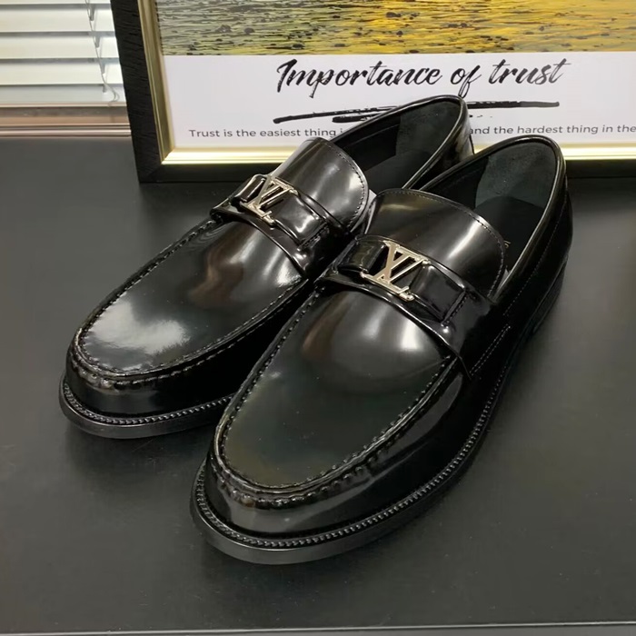 - ルイヴィトンメンズ レザーローファー LOUS1234,ブラック