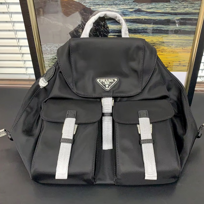 プラダ ユニセックス フラップ ポケットミディアム バックパック  - Prada - pr742x