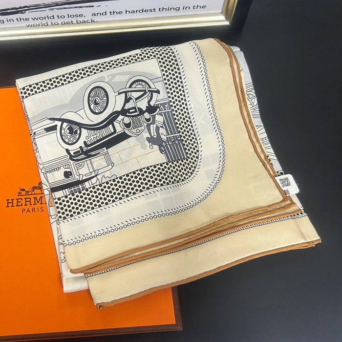 エルメス レディース アイボリー スカーフ -   Ivory - acc1351x