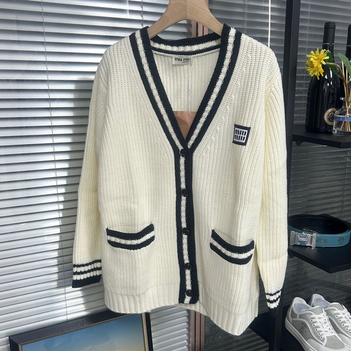 ミュウミュウ メンズ Vネック カーディガン -mic2924x