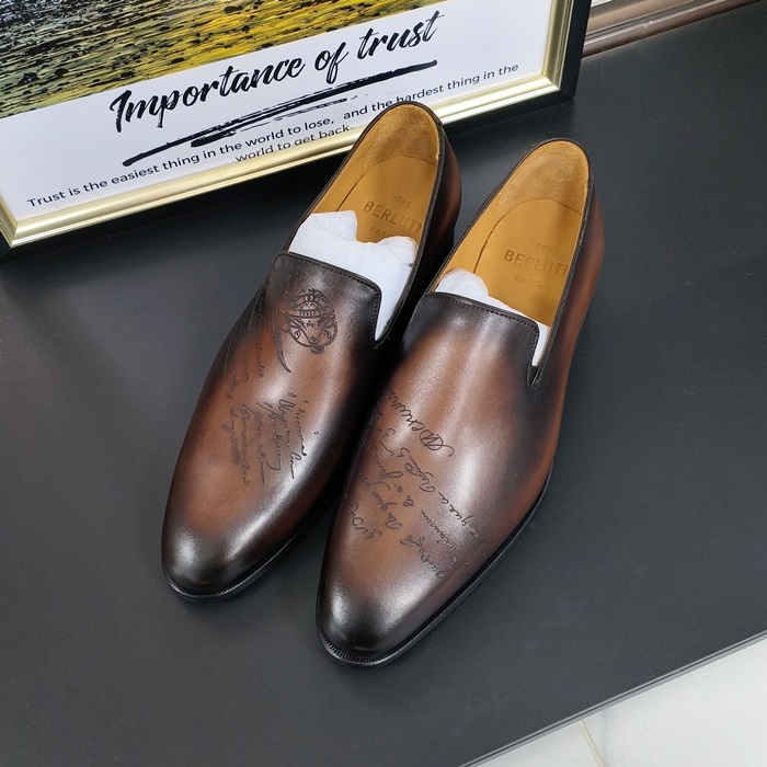 ベルルッティ メンズ レザー スリッポン ドレス シューズ  - Brown  - ber201x
