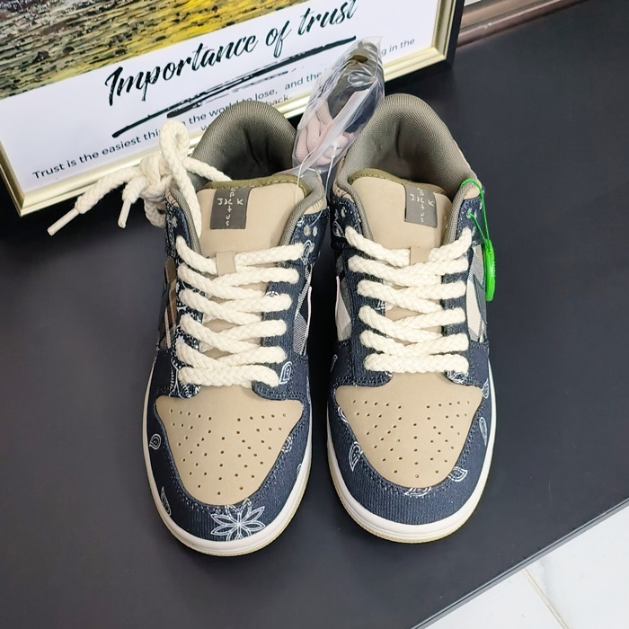 トラヴィス ナイキSB ダンクロー nis1576x