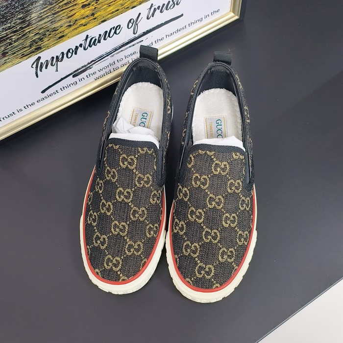 グッチ ユニセックス ブラック スリッポン -Slip-ons - gus897x