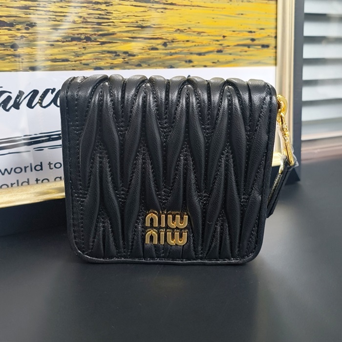 - ミュウミュウレザー レディース 二つ折り財布 MIUW0001,ブラック