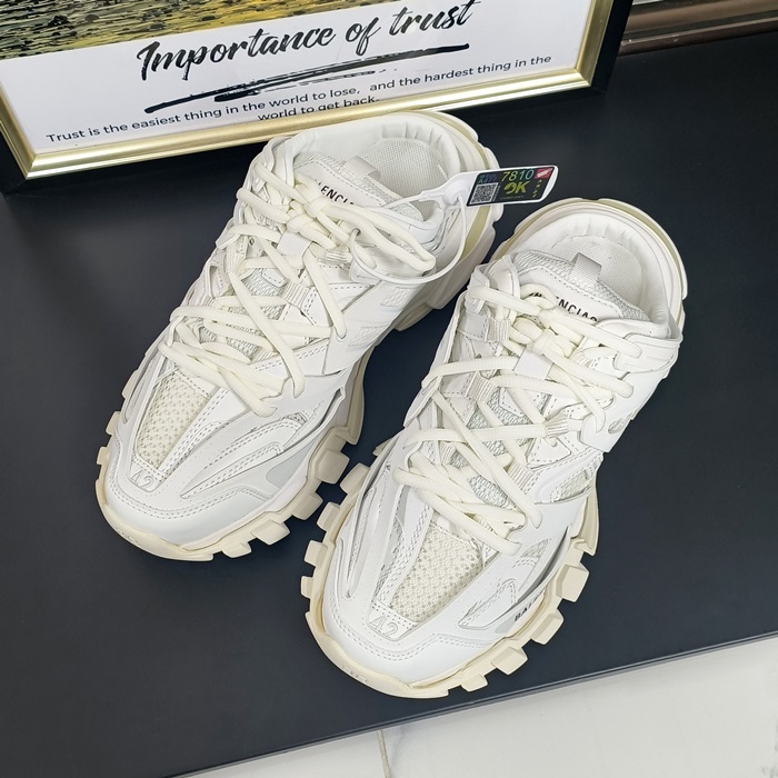 バレンシアガ ユニセックス トラック ホワイト ミュール スニーカー  - White  - ba681x