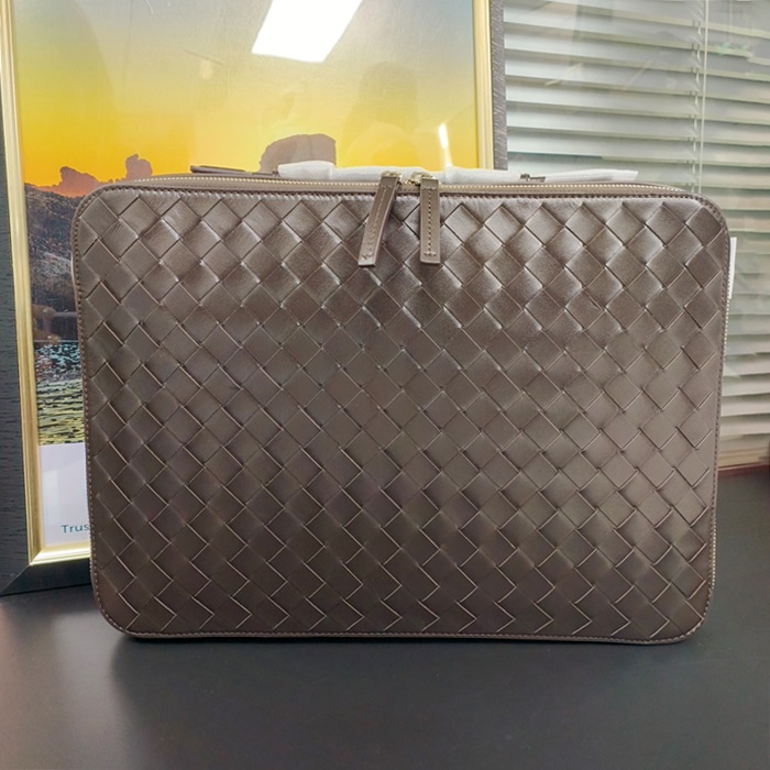 ボッテガヴェネタ メンズ チョコ ブラウン ブリーフケース - Brown  - bvb4800x