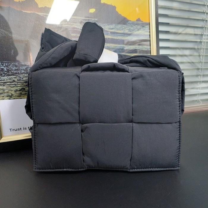 ボッテガヴェネタ ユニセックス ブラック  バッグ - Bottega VenetaCassette - bvb1650x