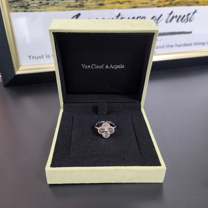 ヴァンクリーフ＆アーペル レディース ゴールド リング -   Gold - acc1297x