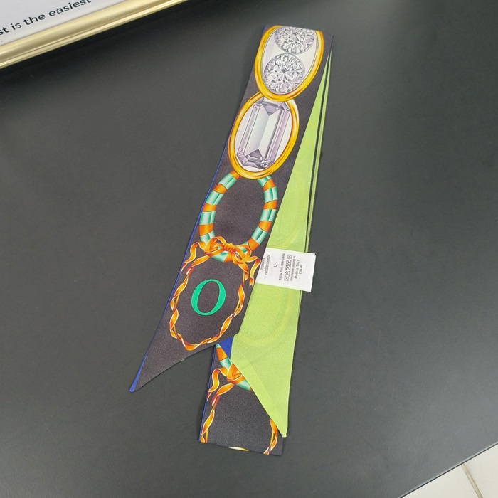 クリスチャンルブタンディオール ジュエリー  スカーフ - cd66x