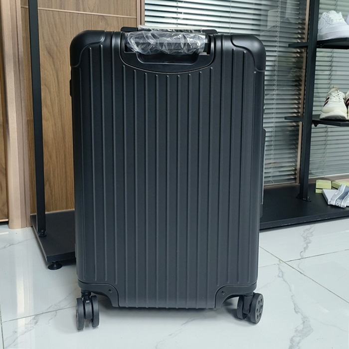 リモワ エッセンシャル キャビン ブラック キャリーバッグ -  Carrier - ric01x