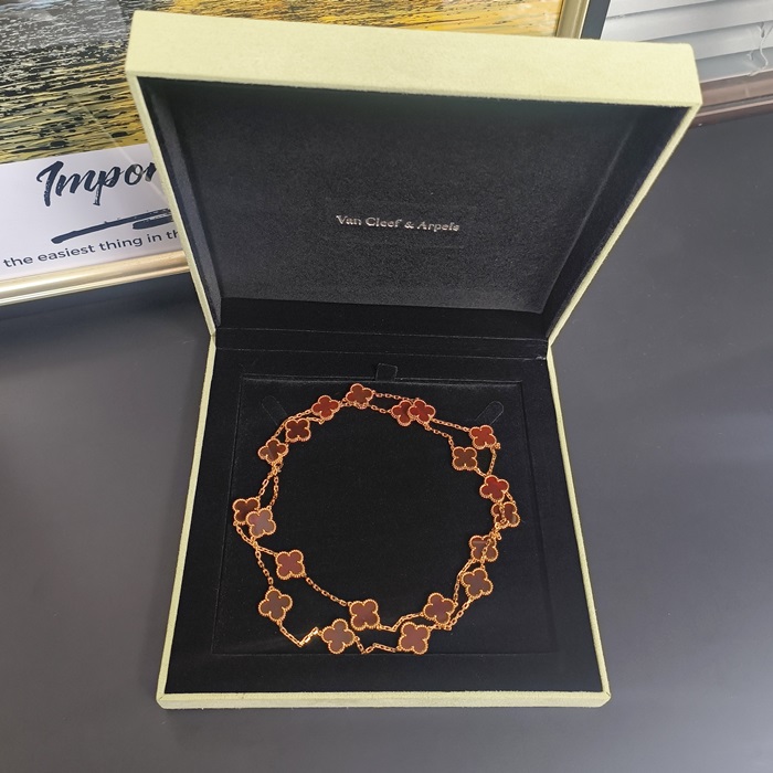 ヴァンクリーフ＆アーペル レディース レッド ネックレス -   Red - acc374x