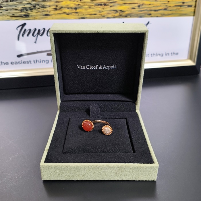 ヴァンクリーフ＆アーペル レディース ペルレリ フラワーリング -   Perlée RIng - acc3937x