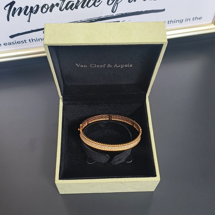 ヴァンクリーフ＆アーペル レディース ペルレリ ダイヤモンド ブレスレット -   Perlée Diamond Bracelet - acc3990x