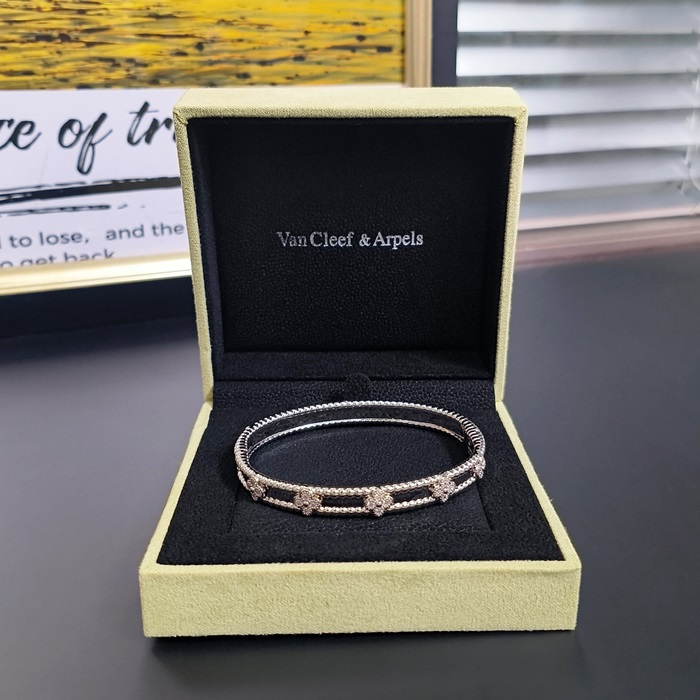 ヴァンクリーフ＆アーペル レディース ペルレリ  クローバー ブレスレット -   Perlée Clover Bracelet - acc4397x