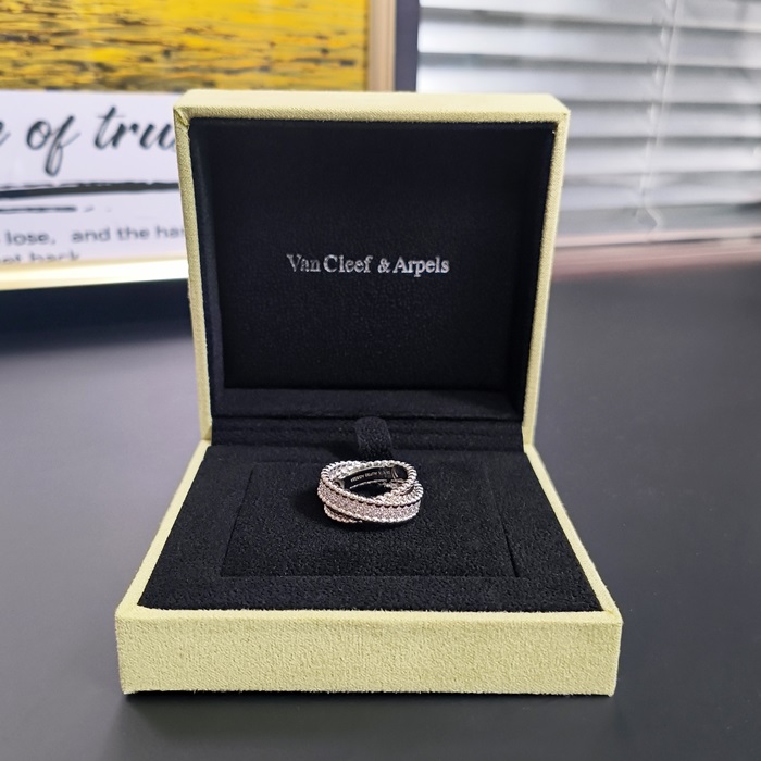 ヴァンクリーフ＆アーペル レディース ペルレリ ダイヤモンド デュオ リング -   Perlée RIng - acc4399x