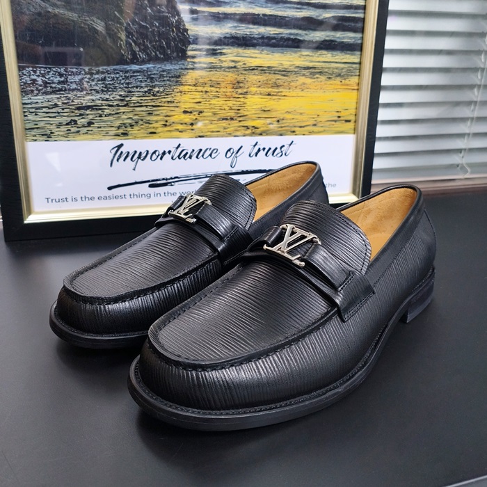 - ルイヴィトンメンズ レザーローファー LOUS1235,ブラック